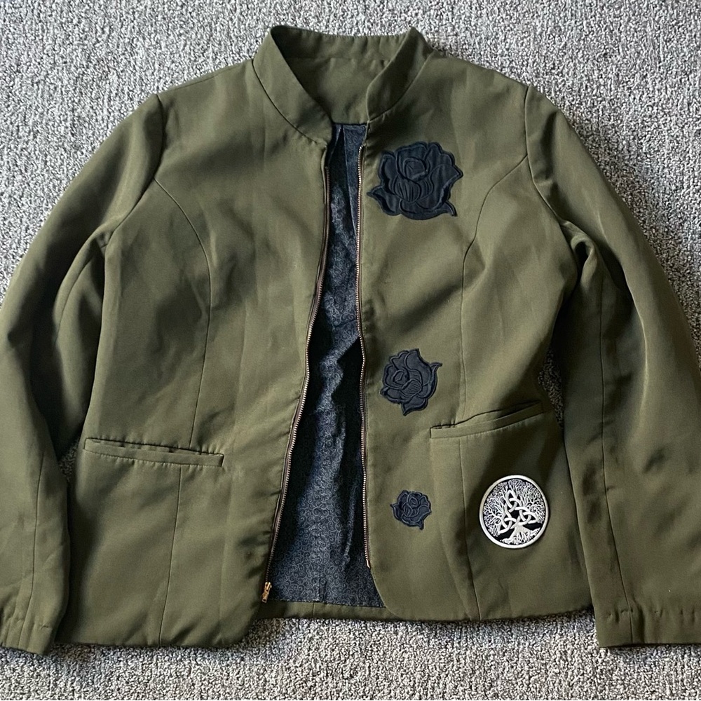 Customized Army Green Jacket Blazer Celtic Rose Patches Size M Y2K Grunge Rock
